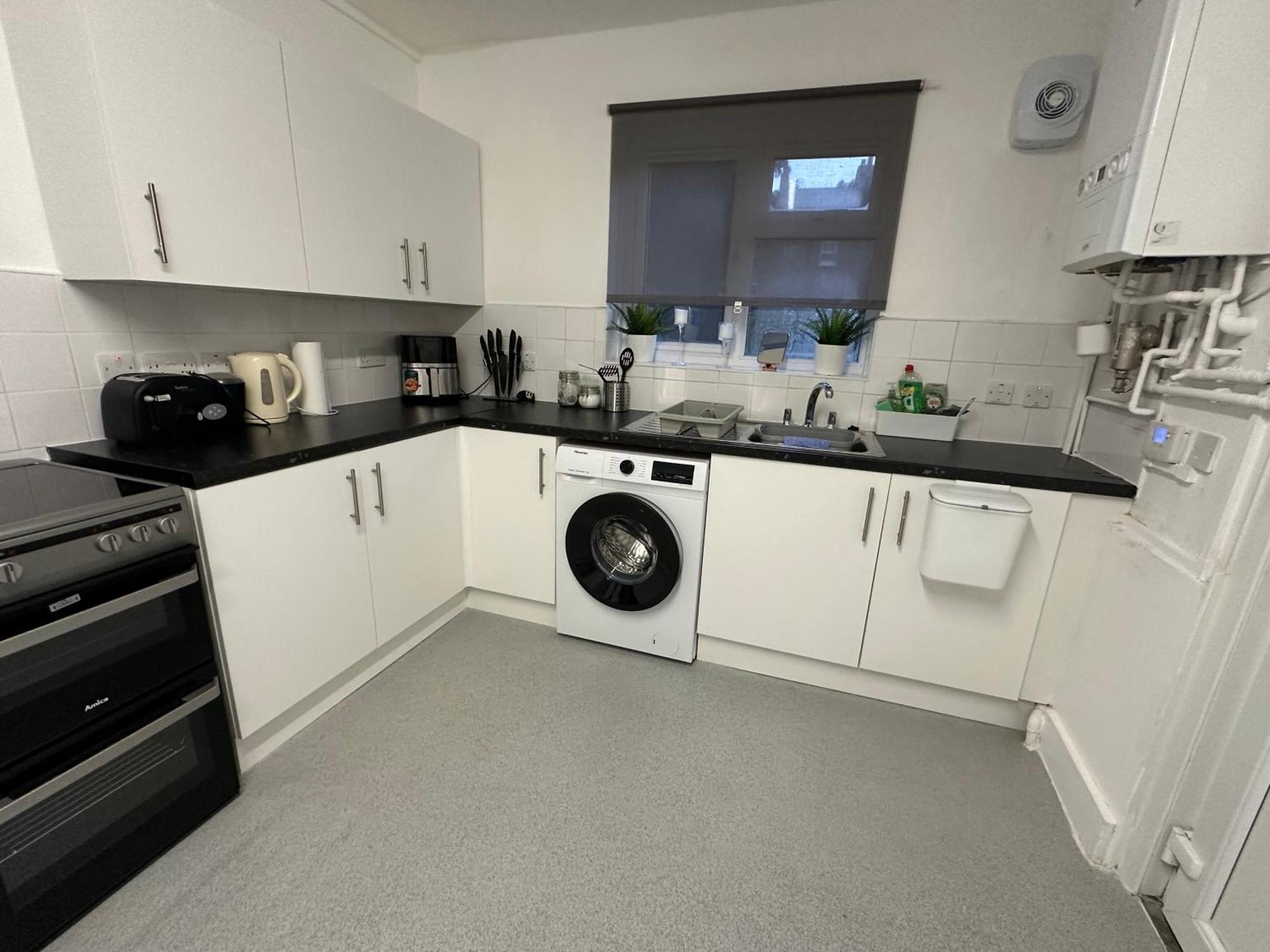 Apartment Affordable Comfort In Surrey Quays